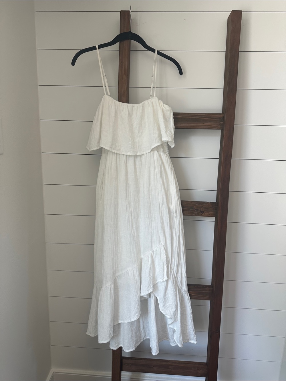 All in Favor White Spaghetti Strap High-Low Ruffle Maxi Dress EUC